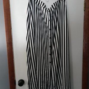 Hot Topic Black & White Striped Plus Skirt